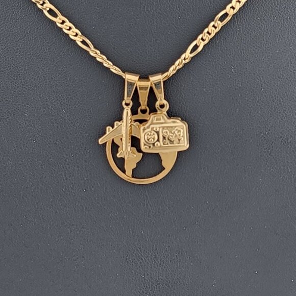 Chic and Timeless: 18k Gold Filled Three-Pendant Necklace – Brazilian Crafted - Picture 2 of 9